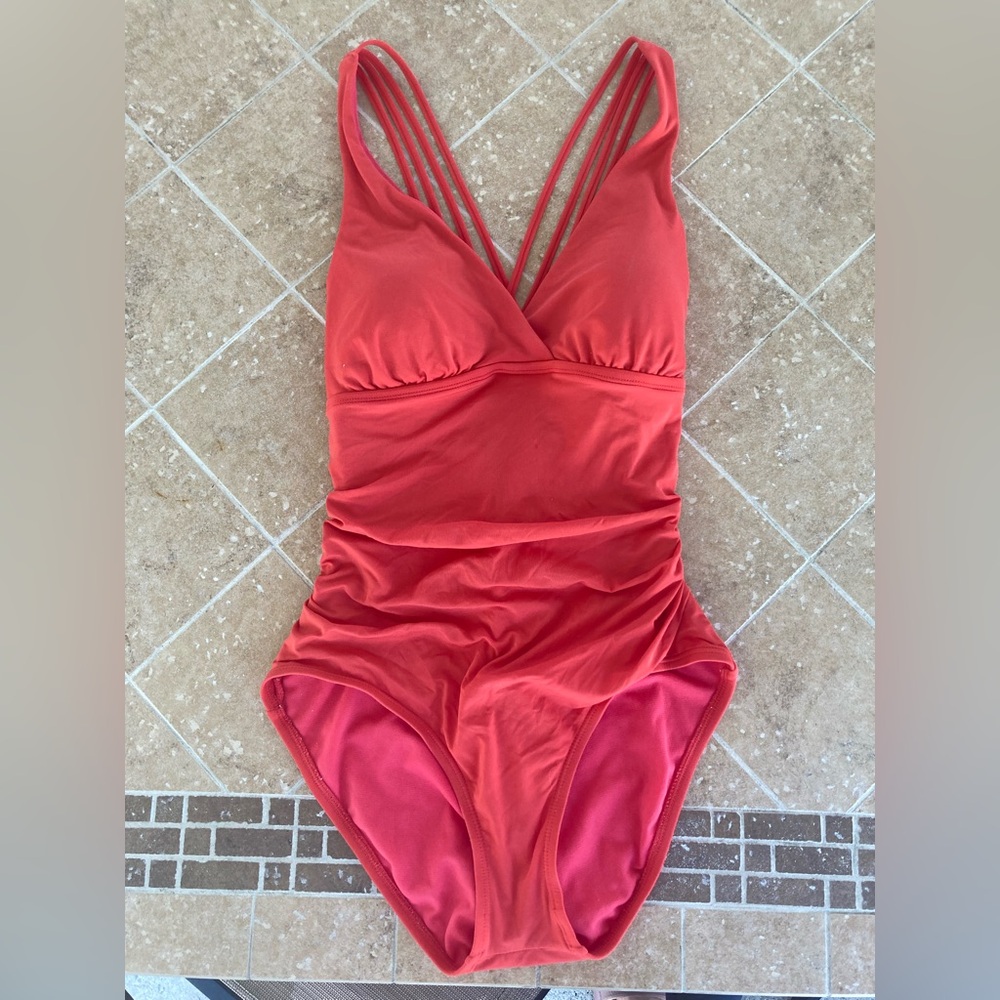 EUC Jantzen Coral 1 piece Rouched Figure flattering Swimsuit